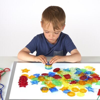 TRANSPARENTNI GEOMETRIJSKI LIKI ZA NIZANJE (Set: 156 kosov)